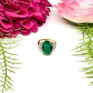 NEW⚜️ESTATE 18K Emerald Crystal Vintage Style Cocktail Ring